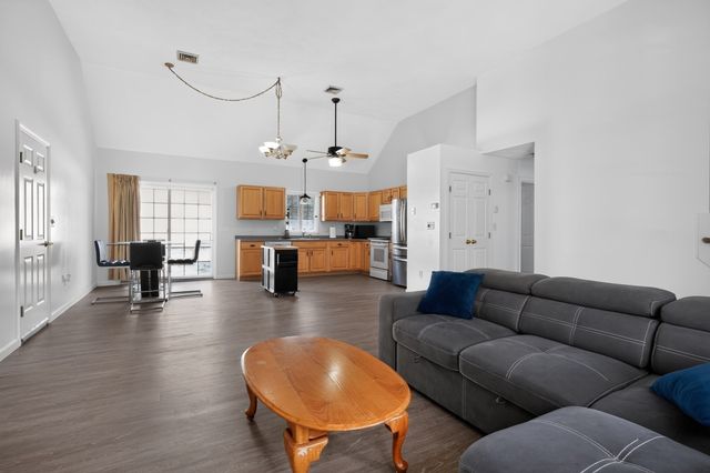 79 Emerald Dr, Lynn, MA 01904