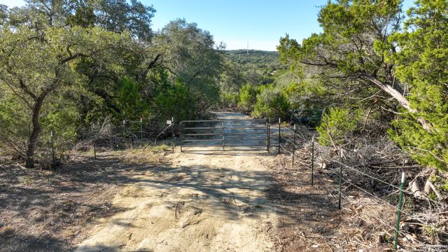1515 OLD BOERNE RD, Bulverde, TX 78163