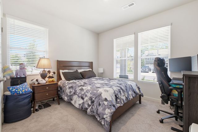 842 Nightingale Ave, Hendersonville, TN 37075