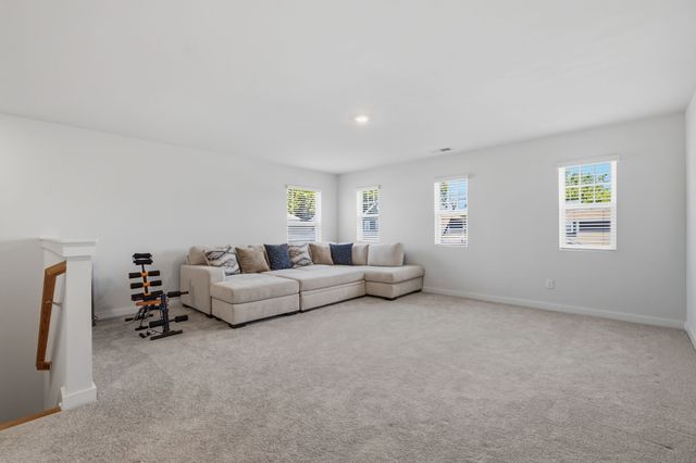 842 Nightingale Ave, Hendersonville, TN 37075