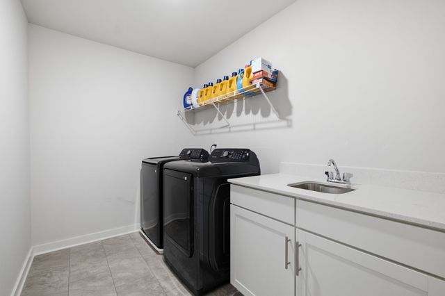 842 Nightingale Ave, Hendersonville, TN 37075