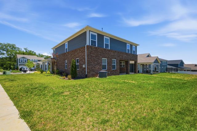 842 Nightingale Ave, Hendersonville, TN 37075