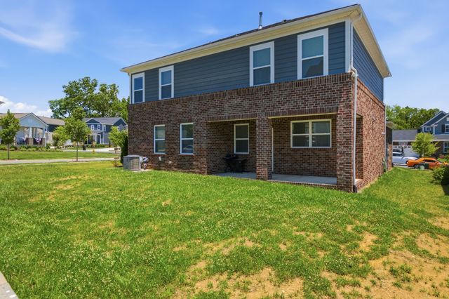 842 Nightingale Ave, Hendersonville, TN 37075