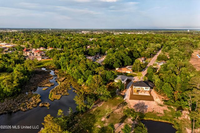 171 Locust Drive, D'iberville, MS 39540