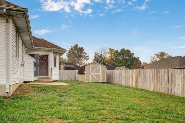 3431 S Briarwood Court, Springfield, MO 65807