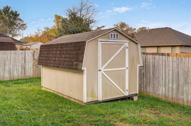 3431 S Briarwood Court, Springfield, MO 65807