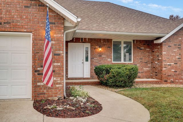 3431 S Briarwood Court, Springfield, MO 65807