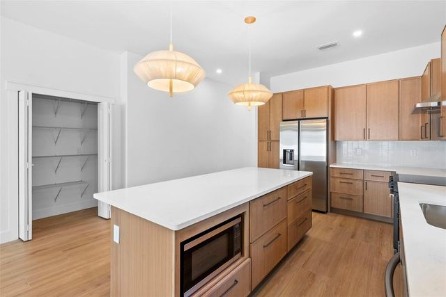 1710 E COMANCHE AVENUE, Tampa, FL 33610