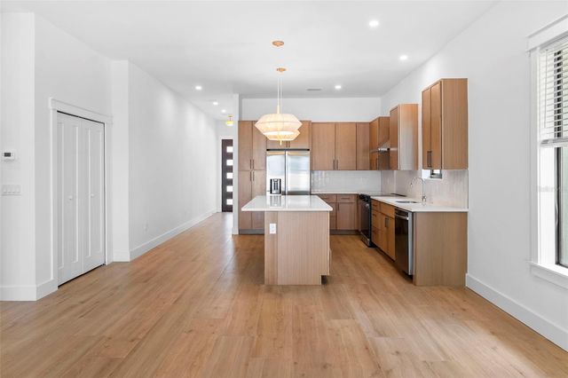 1710 E COMANCHE AVENUE, Tampa, FL 33610