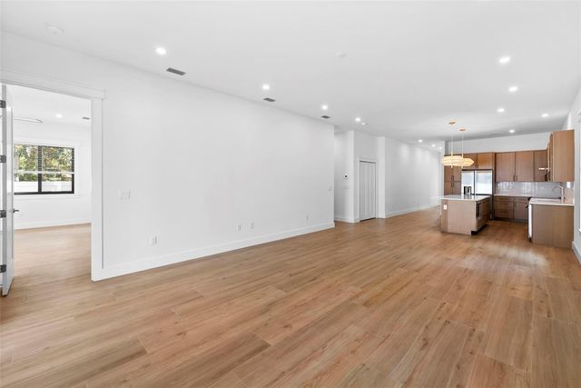 1710 E COMANCHE AVENUE, Tampa, FL 33610