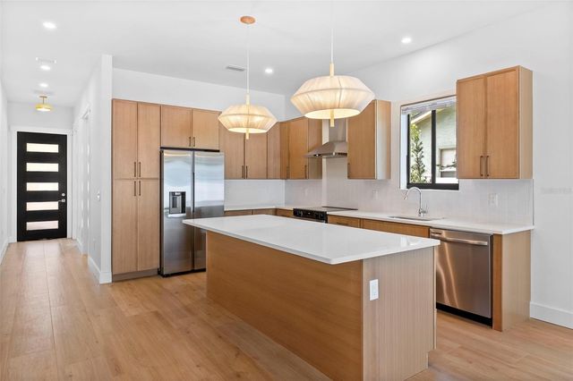 1710 E COMANCHE AVENUE, Tampa, FL 33610