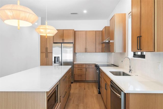 1710 E COMANCHE AVENUE, Tampa, FL 33610