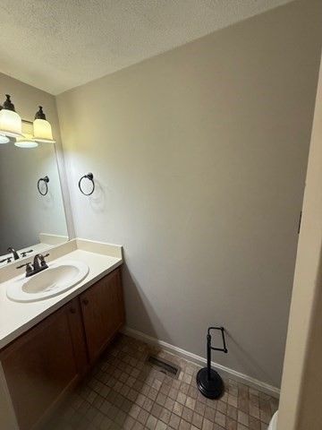 6 Patrick Rd 6, Tewksbury, MA 01876