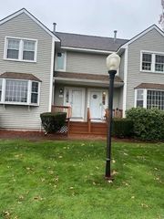 6 Patrick Rd 6, Tewksbury, MA 01876