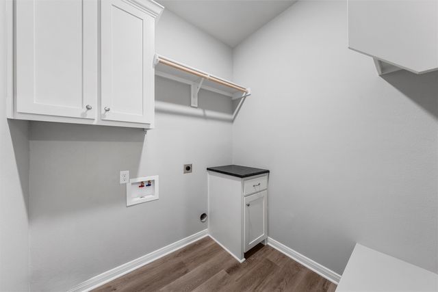 413 Travis Drive, Mcgregor, TX 76657