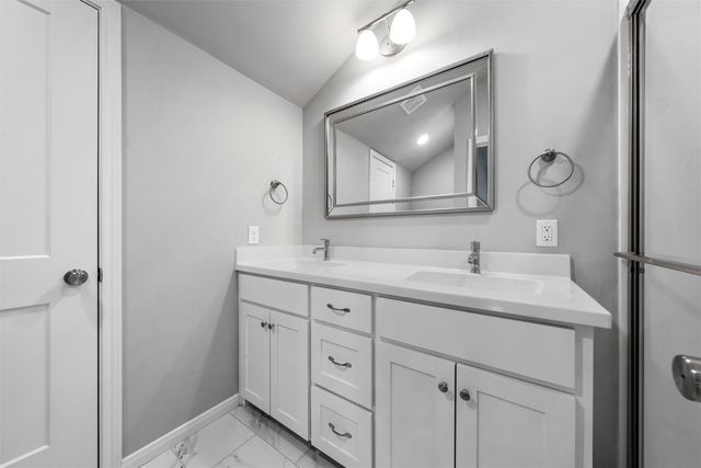 413 Travis Drive, Mcgregor, TX 76657