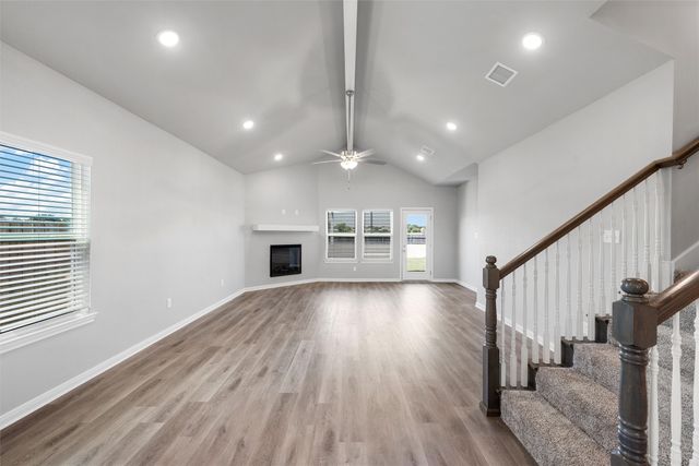 413 Travis Drive, Mcgregor, TX 76657