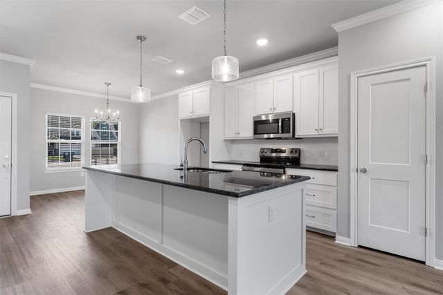 413 Travis Drive, Mcgregor, TX 76657