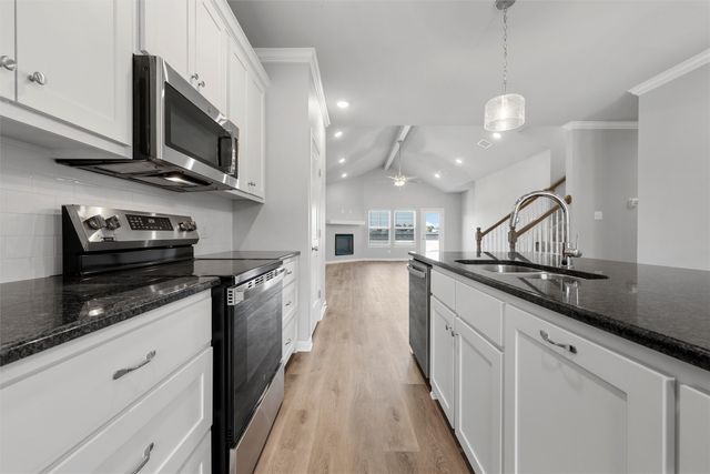 413 Travis Drive, Mcgregor, TX 76657