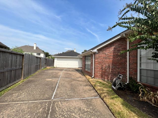 1718 Berkoff Drive, Sugar Land, TX 77479