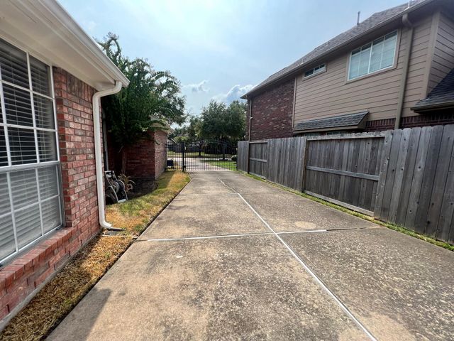 1718 Berkoff Drive, Sugar Land, TX 77479