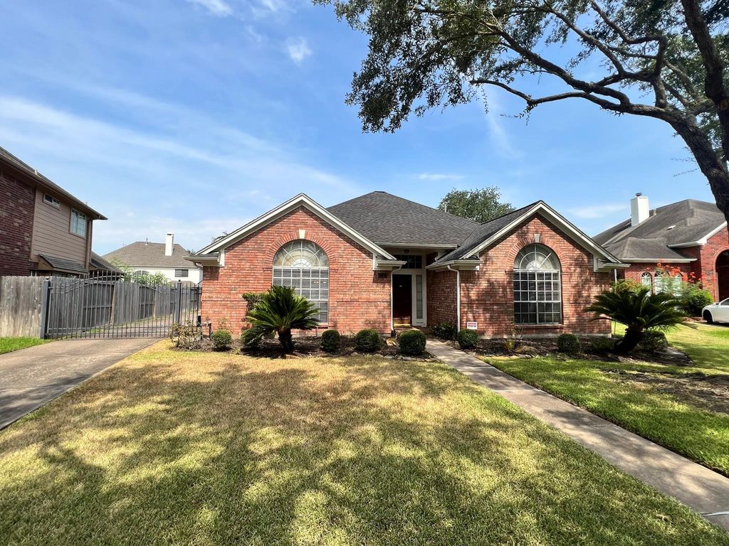 1718 Berkoff Drive, Sugar Land, TX 77479