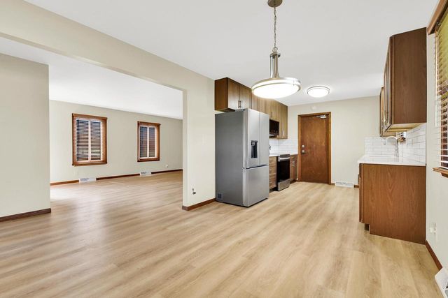 6967 Tumblecreek DRIVE, Franklin, WI 53132
