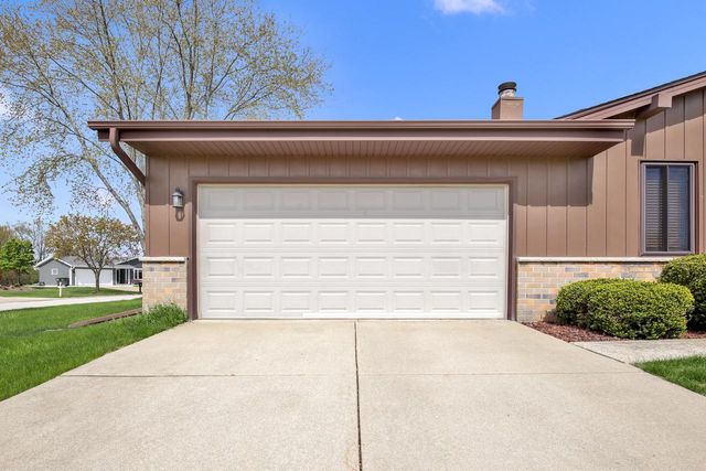 6967 Tumblecreek DRIVE, Franklin, WI 53132