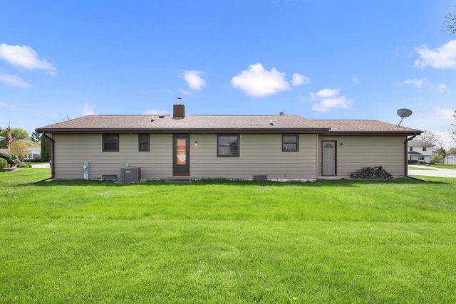 6967 Tumblecreek DRIVE, Franklin, WI 53132