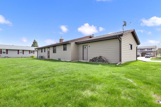 6967 Tumblecreek DRIVE, Franklin, WI 53132