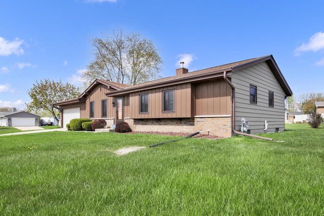 6967 Tumblecreek DRIVE, Franklin, WI 53132