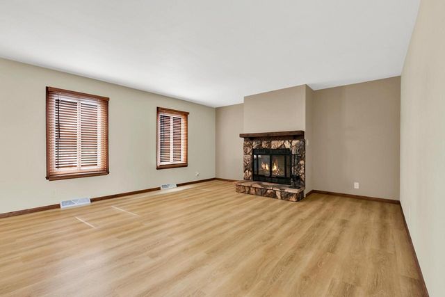 6967 Tumblecreek DRIVE, Franklin, WI 53132