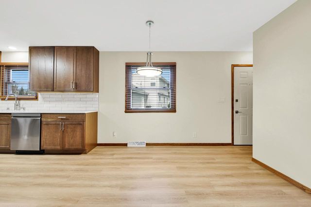 6967 Tumblecreek DRIVE, Franklin, WI 53132