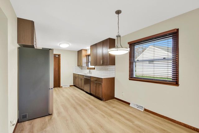 6967 Tumblecreek DRIVE, Franklin, WI 53132
