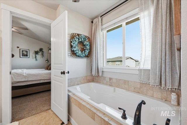 13314 Bloomfield Dr, Caldwell, ID 83607