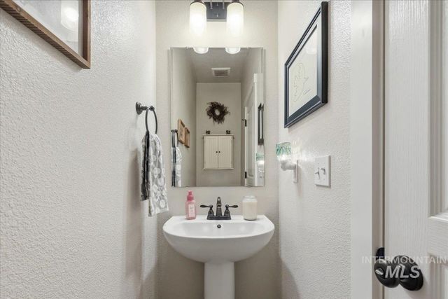 13314 Bloomfield Dr, Caldwell, ID 83607