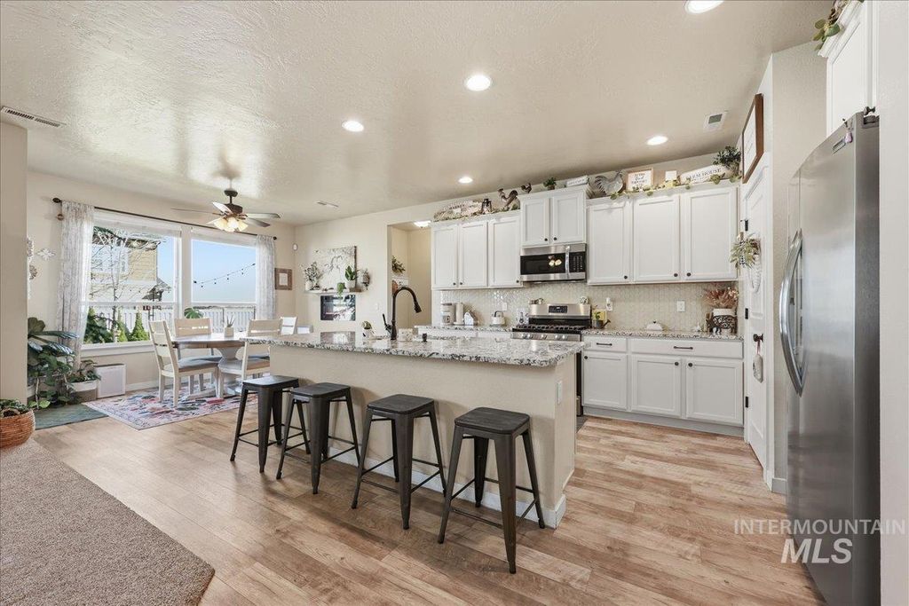 13314 Bloomfield Dr, Caldwell, ID 83607