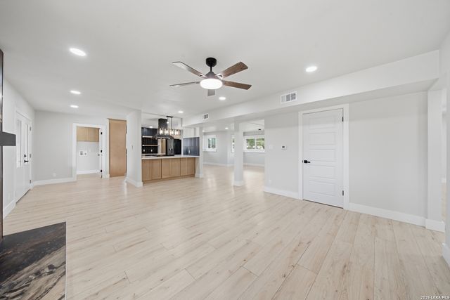 118 S Gardenview, Castle Hills, TX 78213