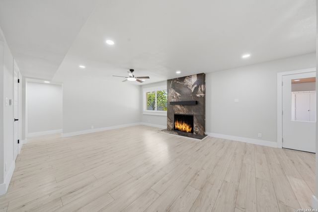 118 S Gardenview, Castle Hills, TX 78213