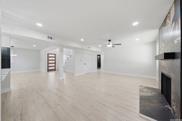 118 S Gardenview, Castle Hills, TX 78213