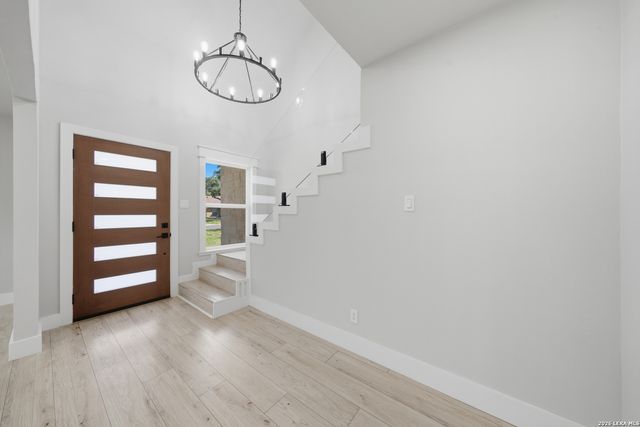 118 S Gardenview, Castle Hills, TX 78213