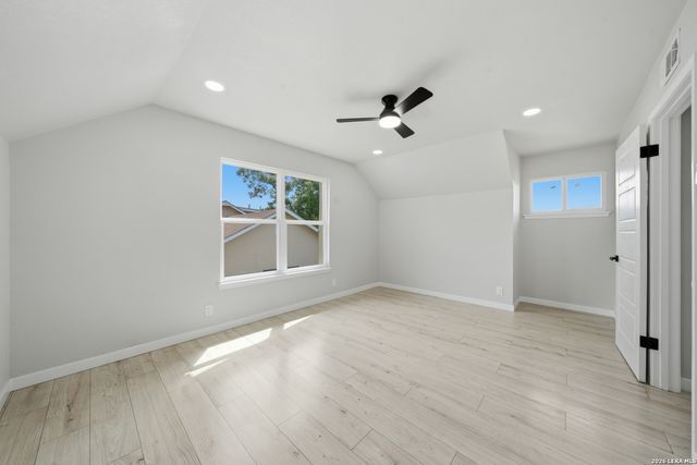 118 S Gardenview, Castle Hills, TX 78213