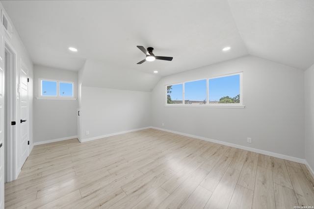 118 S Gardenview, Castle Hills, TX 78213