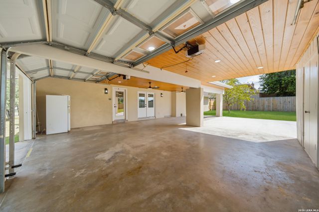 118 S Gardenview, Castle Hills, TX 78213
