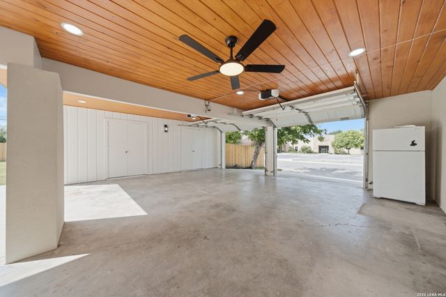 118 S Gardenview, Castle Hills, TX 78213