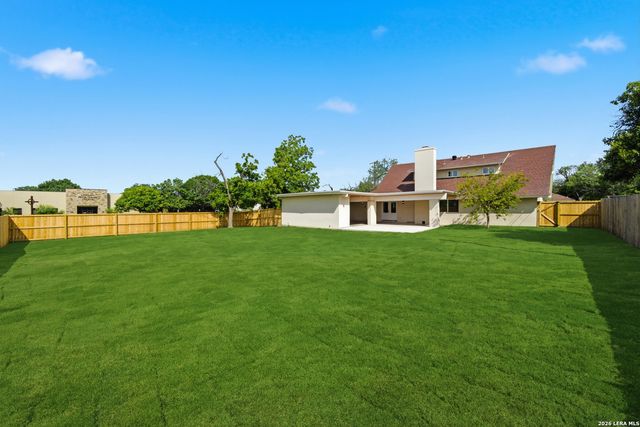 118 S Gardenview, Castle Hills, TX 78213