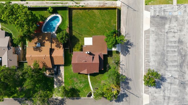 118 S Gardenview, Castle Hills, TX 78213