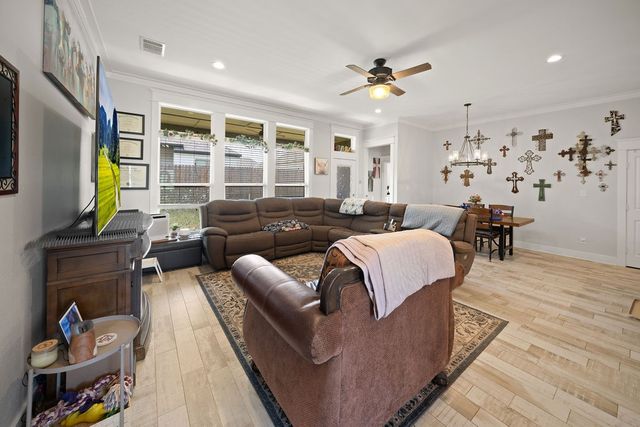 217 Smith Circle, Lindale, TX 75771