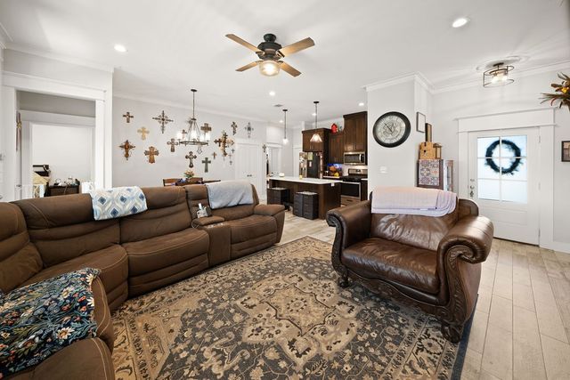 217 Smith Circle, Lindale, TX 75771