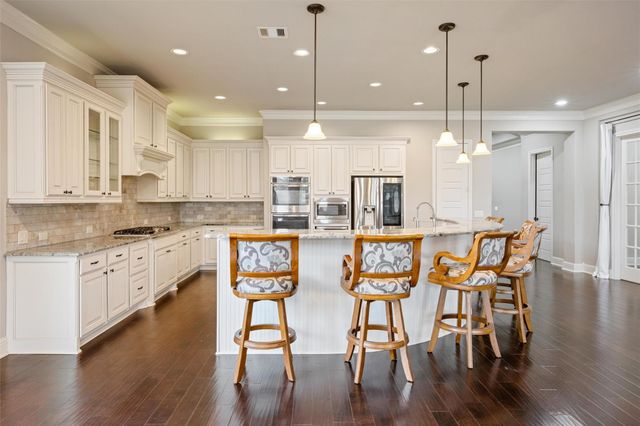 179 Lake View Loop, Fulshear, TX 77441